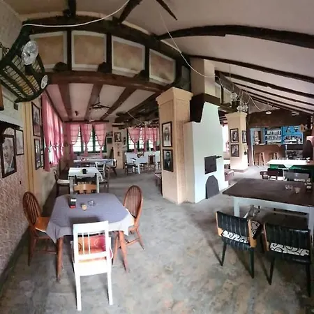 Salas Potkovica * Novi Sad